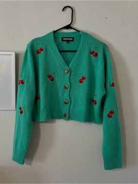 Sweet & sinful green v neck sweater